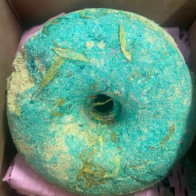 Oscar and Max Bath Bomb